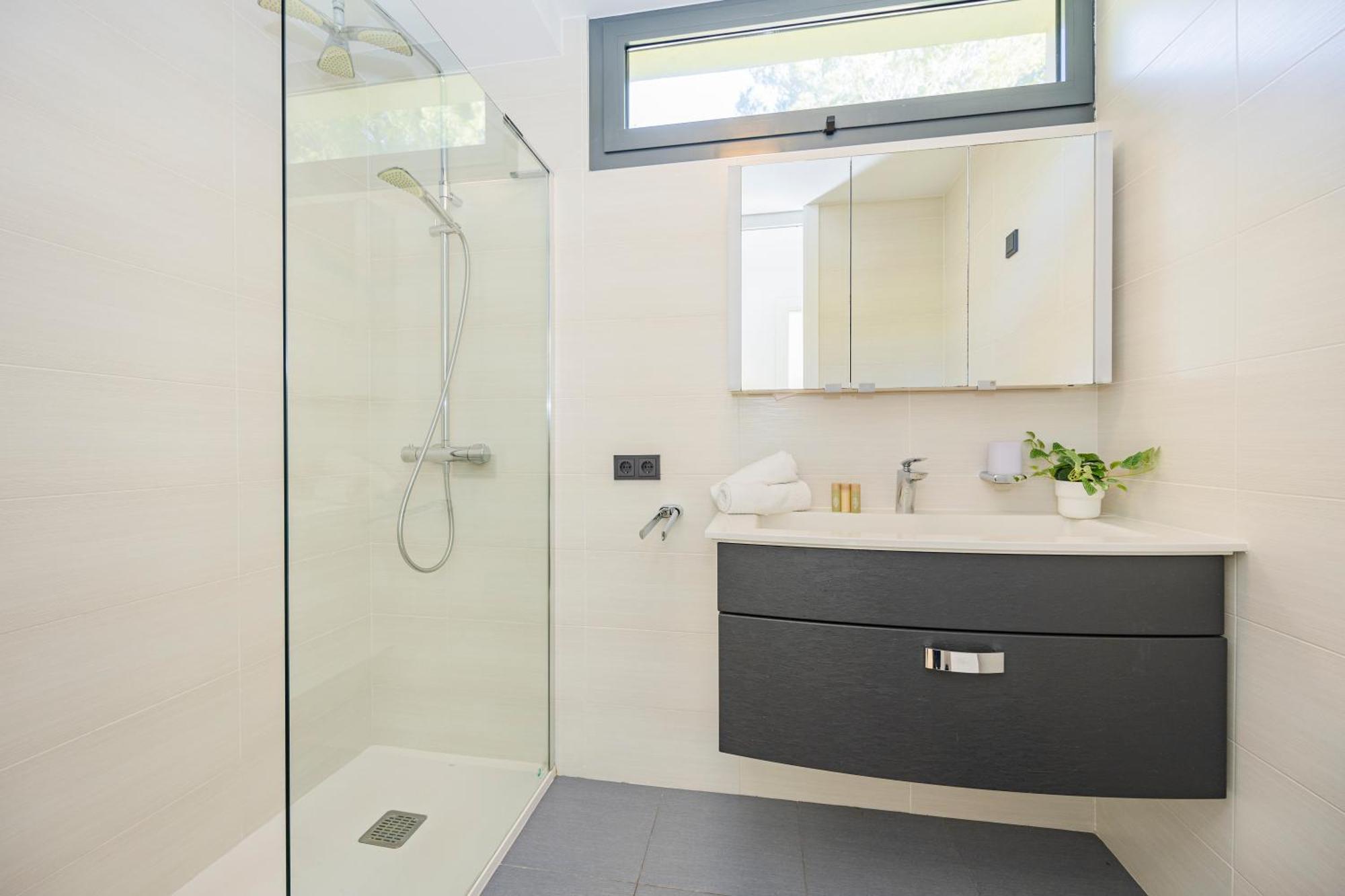 Villa Pam Beach House Playa De Muro - 200M To Beach With Hot Tub Alcudia  Eksteriør billede